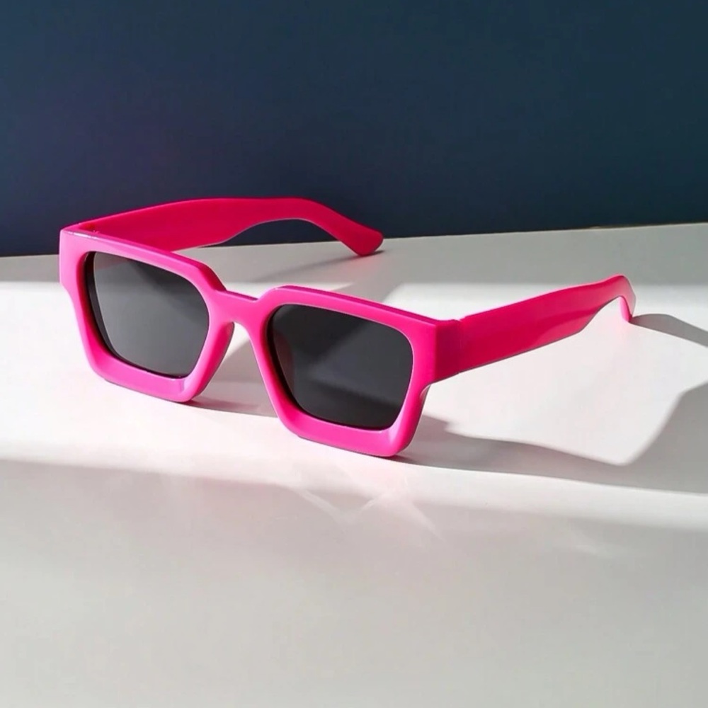 “Fake in Love” Unisex Shades